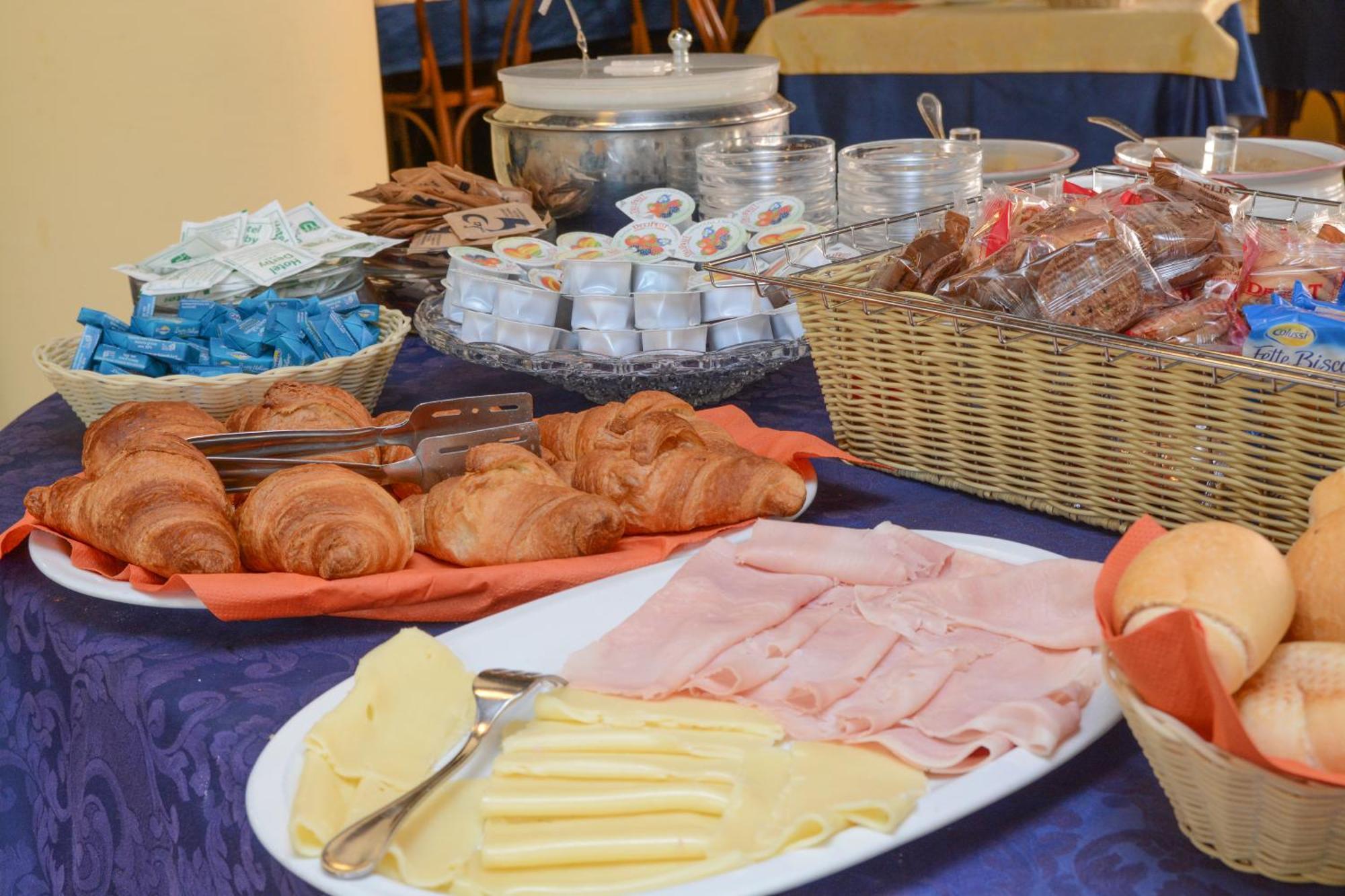 Bike & Family Hotel Derby Finale Ligure Exterior foto