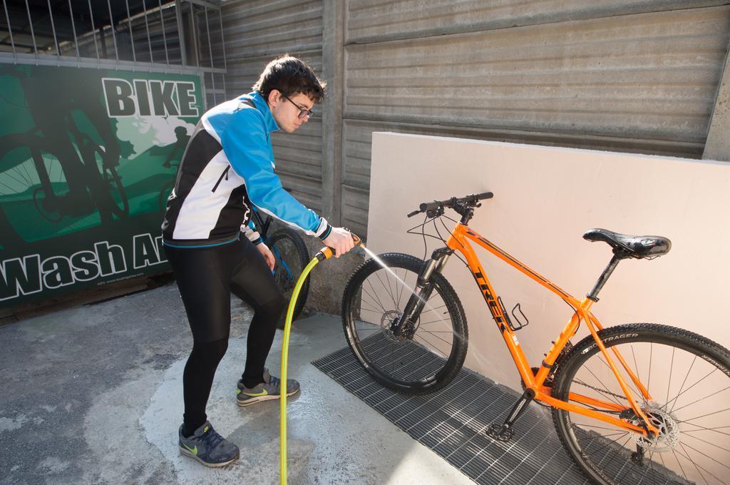 Bike & Family Hotel Derby Finale Ligure Exterior foto