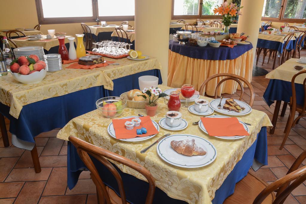 Bike & Family Hotel Derby Finale Ligure Exterior foto